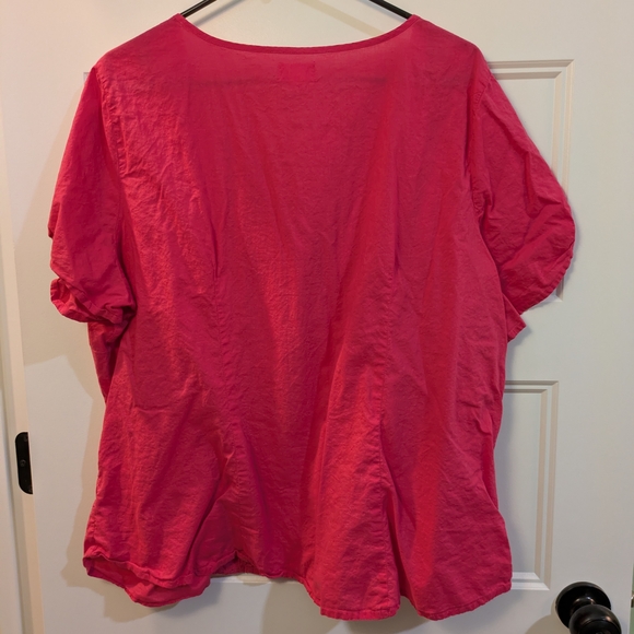 Women’s Ruffled Scoop-Neck Short Sleeve Blouse in Fuchsia - Picture 10 of 12